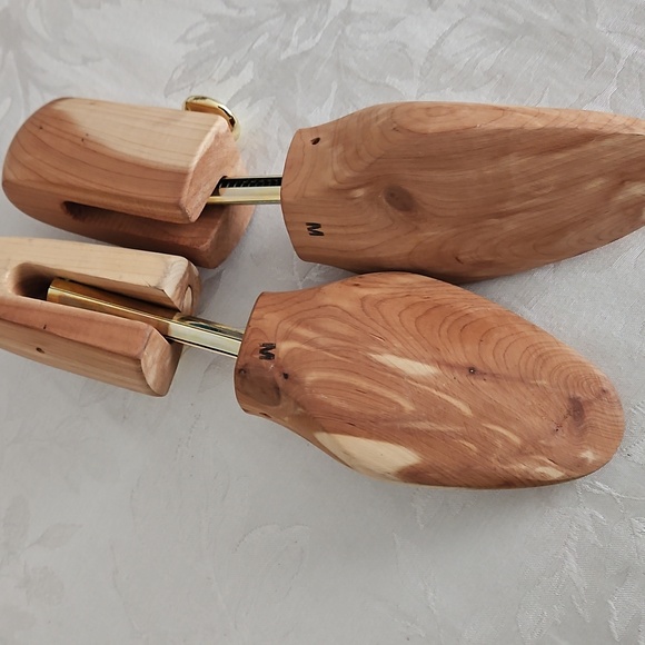 Neiman Marcus Rochester Shoe Tree. - Picture 7 of 9